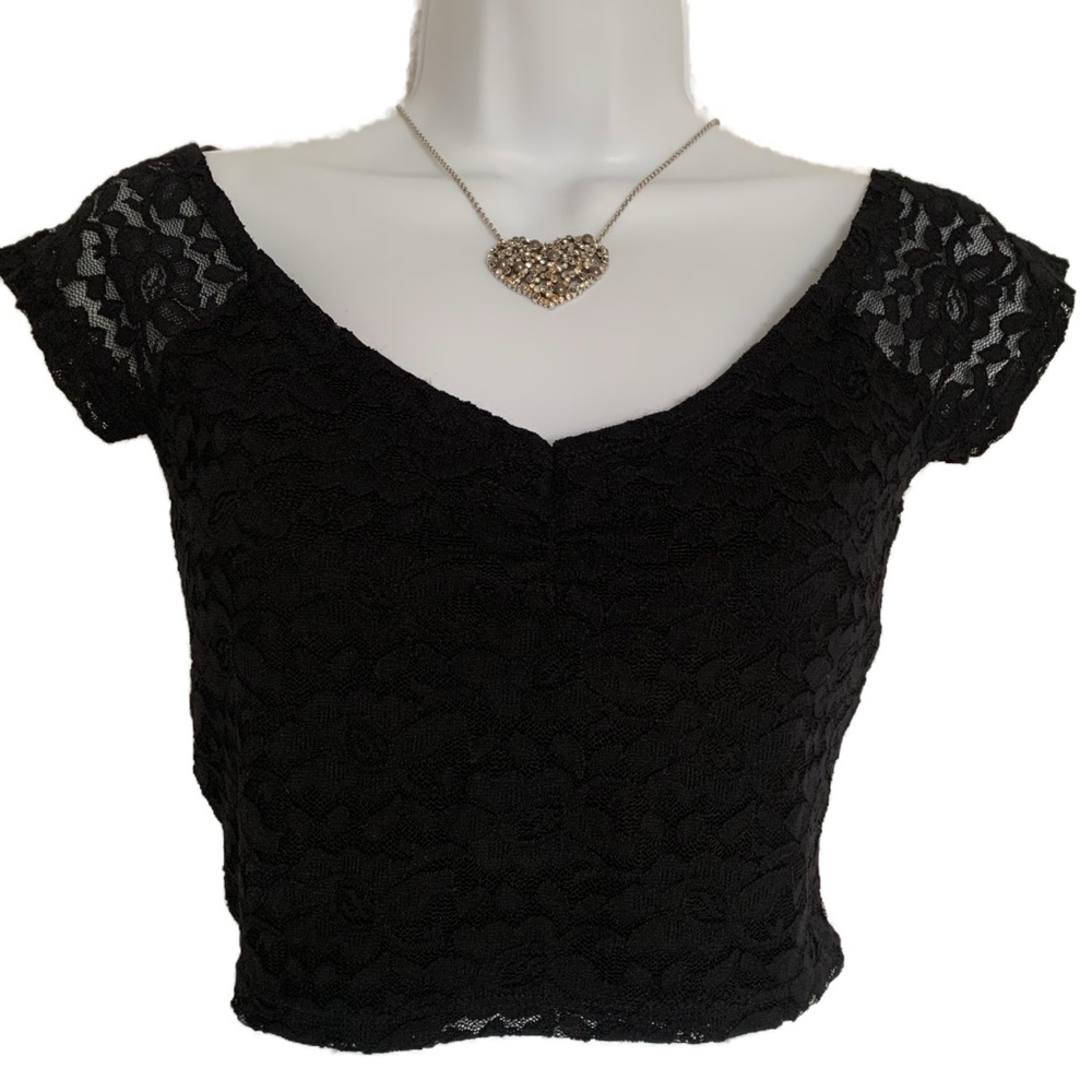 New Lace Cropped Top Lined Front Size Medium